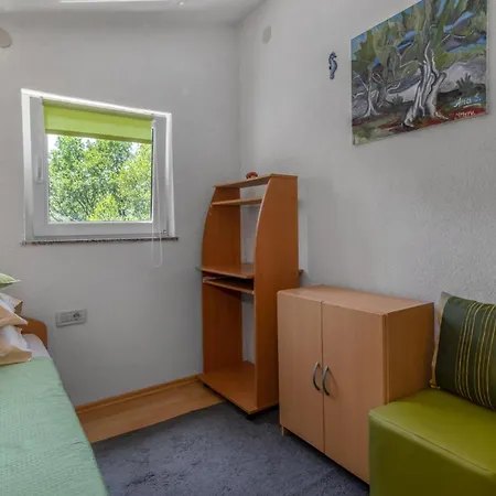 Amazing In Krizisce With Kitchen Holiday home *