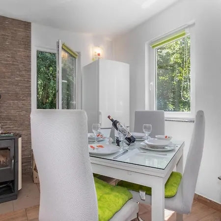 Amazing In Krizisce With Kitchen * Veli Dol