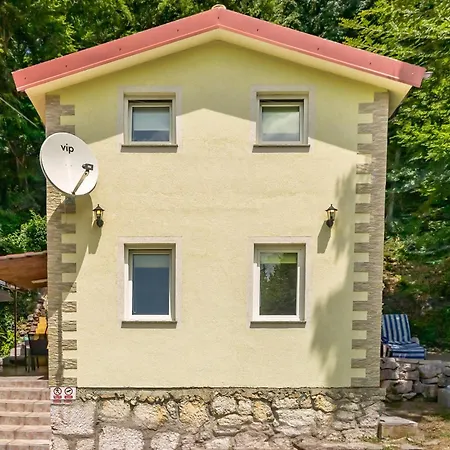 펜션 Amazing In Krizisce With Kitchen *