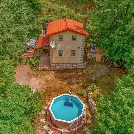 Amazing In Krizisce With Kitchen Holiday home Veli Dol