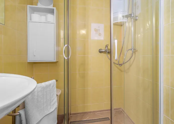 度假居 Amazing In Krizisce With Kitchen *