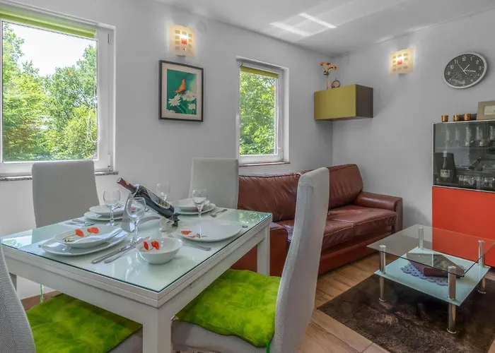 度假居 Amazing In Krizisce With Kitchen *