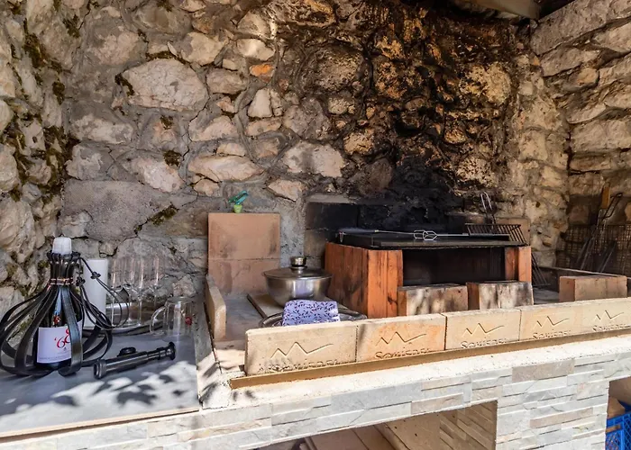 Amazing In Krizisce With Kitchen 度假居