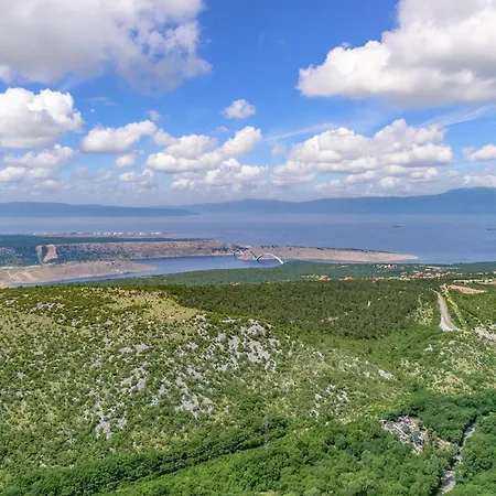 Amazing In Krizisce With Kitchen بيت للعطل