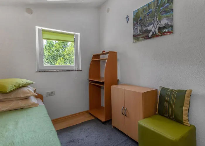 Amazing In Krizisce With Kitchen Holiday home *