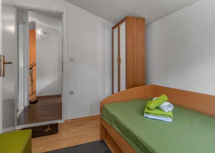 Holiday home Amazing In Krizisce With Kitchen Veli Dol
